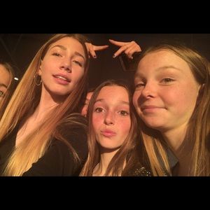 Meet your Posher, Ella